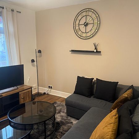 Home Sweet Home In Rg1 With Free Parking Reading Exteriér fotografie