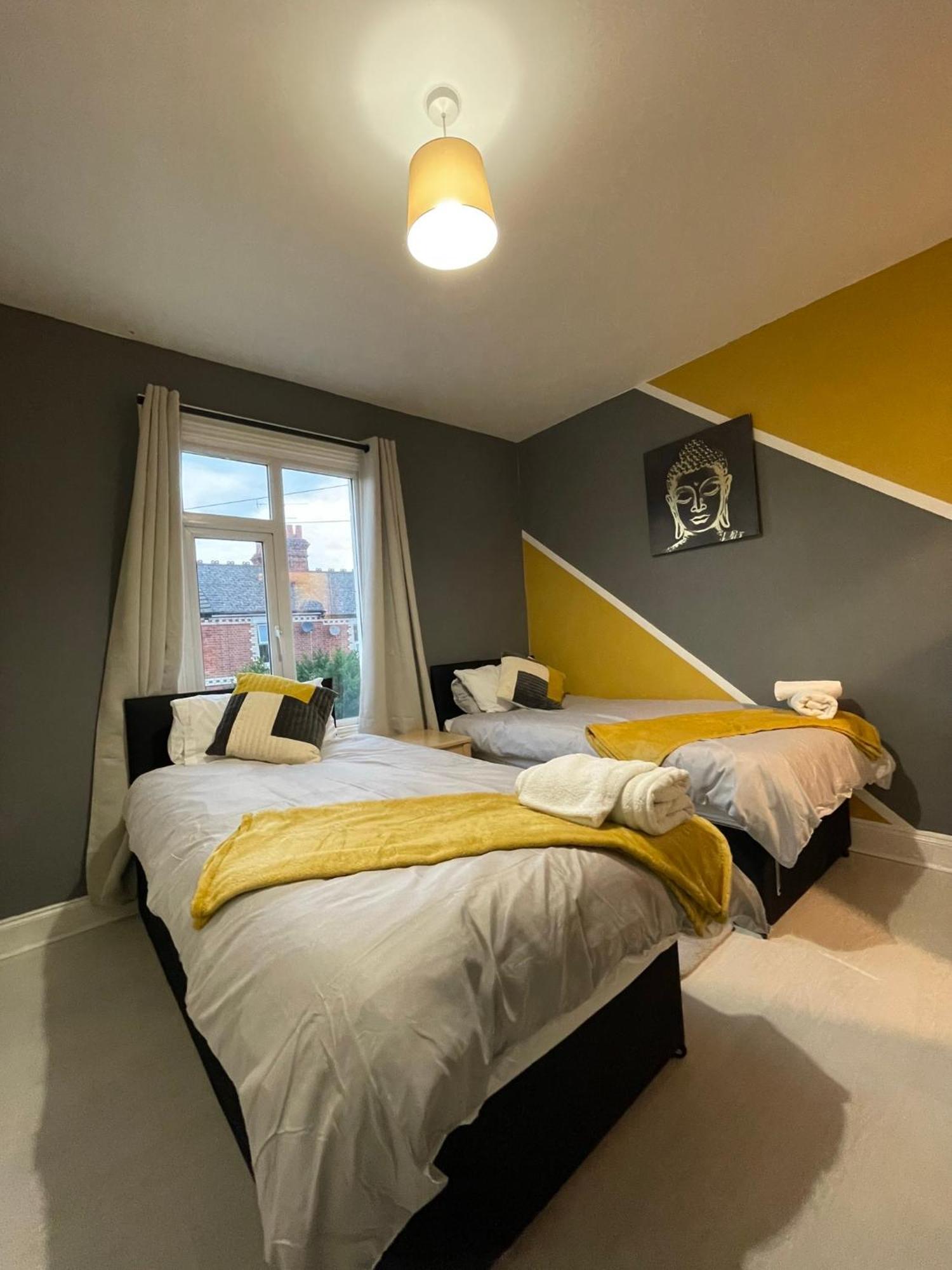 Home Sweet Home In Rg1 With Free Parking Reading Exteriér fotografie