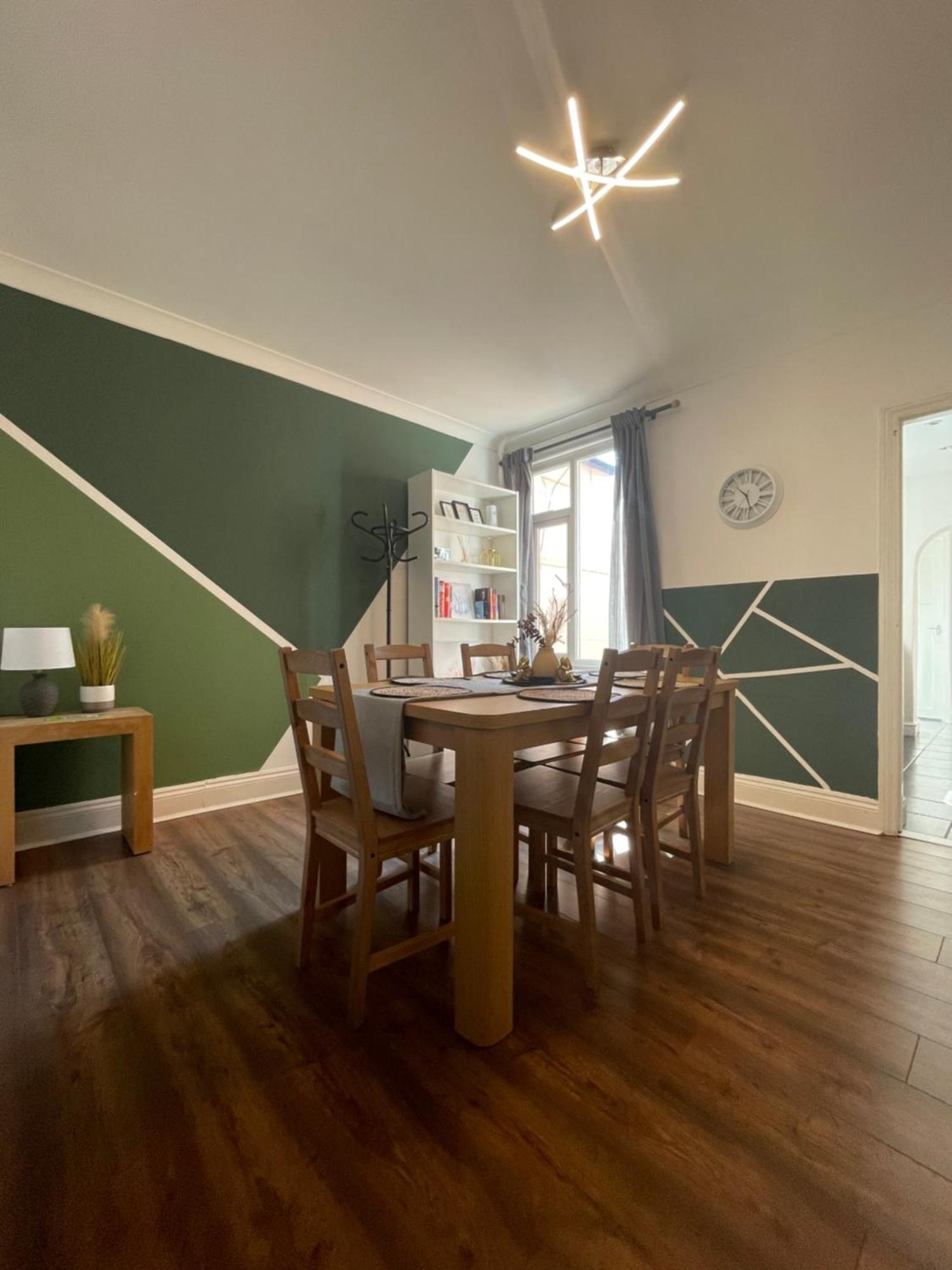 Home Sweet Home In Rg1 With Free Parking Reading Exteriér fotografie