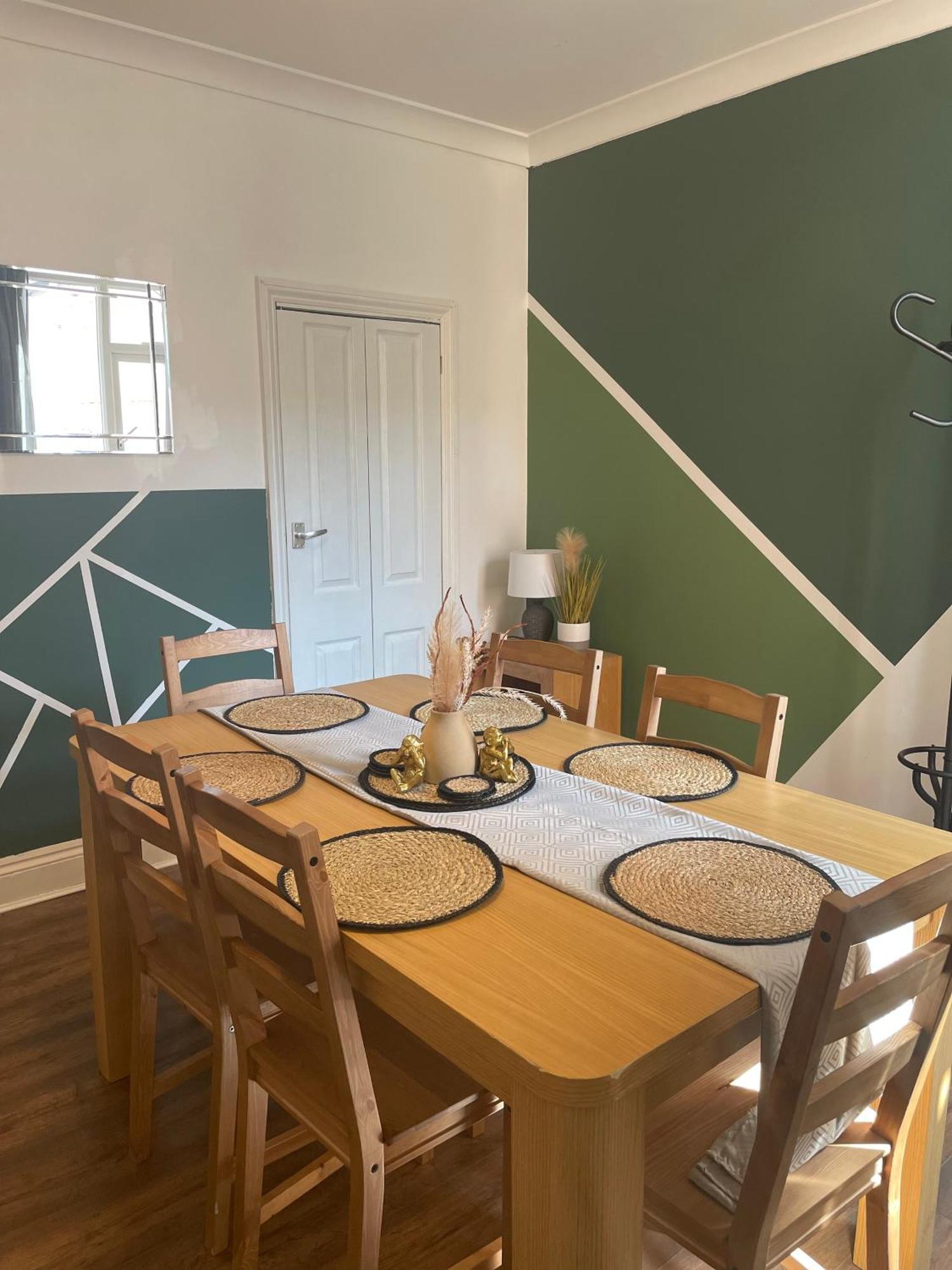 Home Sweet Home In Rg1 With Free Parking Reading Exteriér fotografie